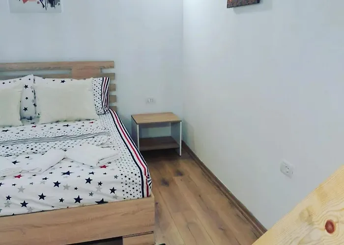 Pogradec Lake Apartments アパート ポグラデツ